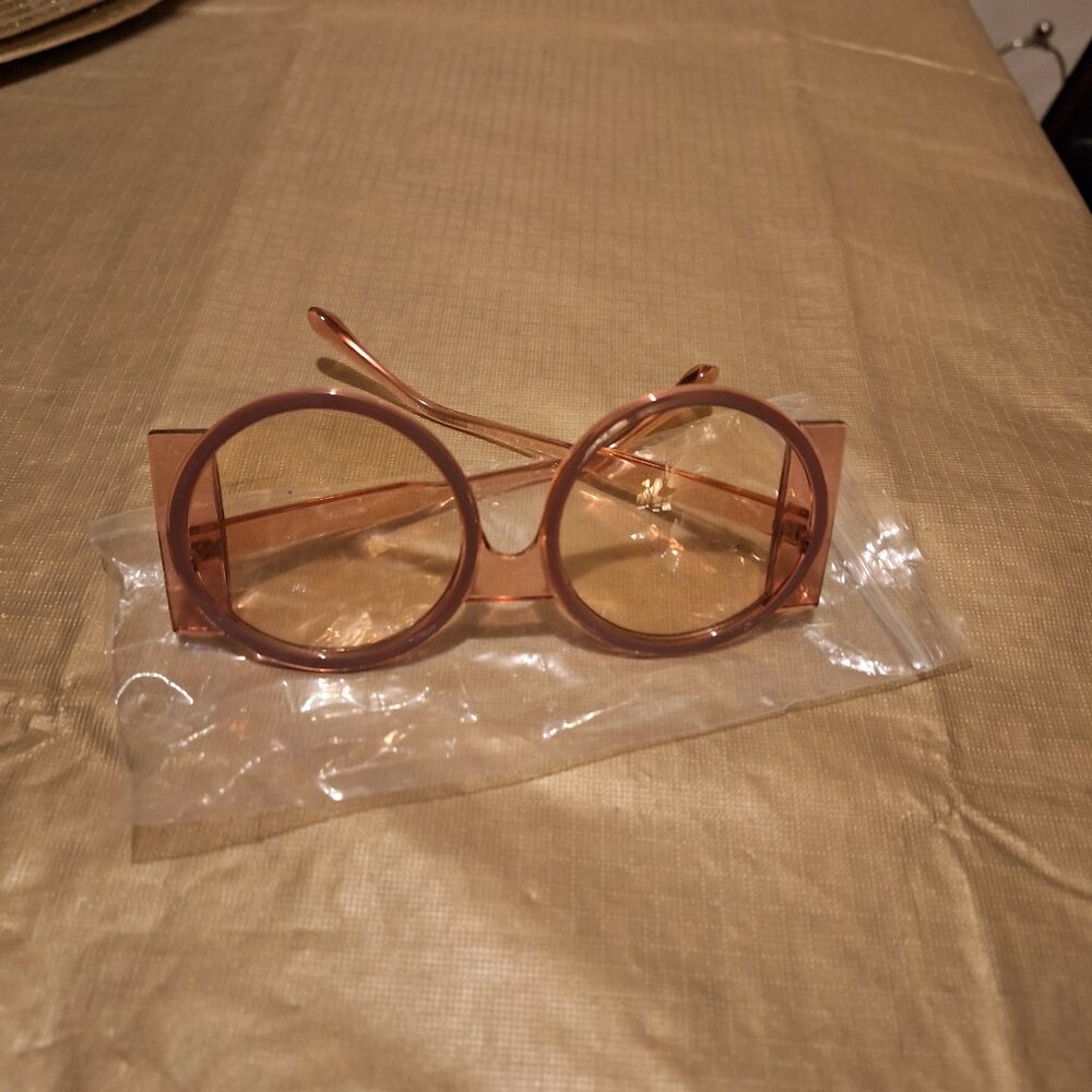 PINK SUNGLASS.